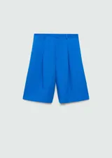Short de tiro alto con diseño wideleg, confeccionado en una mezcla de lyocell y lino. Presenta cierre frontal con botón, gancho y cremallera, detalle de pinzas y trabillas para cinturón.