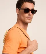 Remera basica masculina Marfinno de corte comfort, confeccionada en algodon peruano de color azul marino, con cuello redondo y mangas cortas de diseño liso.