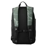 Mochila Rip Curl modelo Posse Motion de 33 litros, en color verde con estampado camuflado abstracto y base negra. Cuenta con correas frontales con hebillas, compartimento principal con cierre y múltiples bolsillos.