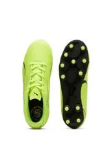 Championes de fútbol Puma Vitoria FG/AG, color negro con detalles en blanco, diseñados para césped natural firme y artificial.