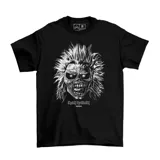 Remera negra de algodón con estampado frontal en blanco y negro de Eddie, la mascota de la banda Iron Maiden.