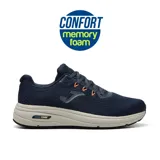 Championes deportivos Joma Selene Men 2403, color azul marino con detalles en naranja y suela beige. Confeccionados en malla ligera y transpirable con tecnología VTS para facilitar la evacuación del sudor. Cuentan con plantilla Memory Foam y entresuela de phylon de alta densidad con placa Reactive Step para mayor amortiguación y rendimiento. Suela antideslizante.