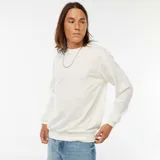 Buzo blanco de cuello redondo y manga larga.