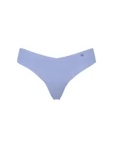 Tanga color lavanda de microfibra suave, diseño sin costuras y acabado invisible bajo la ropa.