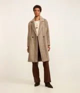 Saco trench coat largo de polivelour con estampado de cuadros, solapa en el cuello y abotonadura frontal.