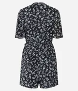 Mono corto de viscosa con estampado floral liberty, escote en V cruzado y mangas cortas amplias.