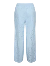 Pantalón celeste con broderie anglaise con cortes ovalados, cintura media y corte recto.