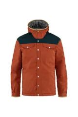 Campera de plumas Fjallraven Greenland No. 1 Down, color naranja con canesú y capucha en azul marino.