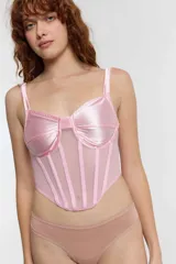 Corset negro con copas de satén, breteles finos y cuerpo de mesh.