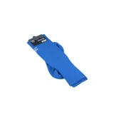 Medias de fútbol largas de color azul brillante, con puño acanalado y logo Umbro en la parte superior.