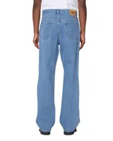 Pantalón de jean estilo baggy, de corte holgado y tiro medio, en color negro lavado. Cuenta con cinco bolsillos tradicionales, cierre de botón y bragueta con cremallera.