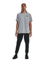 Pantalón jogger negro Under Armour Rival Fleece para hombre, con logo blanco en el muslo izquierdo. Confeccionado en tejido Fleece ligero, cómodo y suave por dentro. Cuenta con cintura elástica con cordón ajustable y puños acanalados.