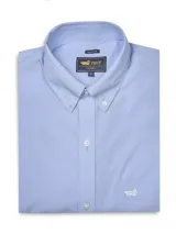 Camisa de manga larga para hombre, color celeste con microcuadros blancos, corte regular fit. Presenta cuello button-down y un pequeño logo bordado de un pato en el bolsillo del pecho.