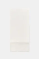 Bufanda de punto lisa, confeccionada en una mezcla de tejidos con un 5% de lana.