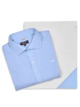 Camisa de manga larga RKF modelo Wf Pc, con estampado de cuadros vichy en color celeste y blanco, cuello italiano y logo bordado en el pecho.