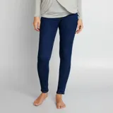 Pantalón de jean azul oscuro de corte skinny, con cintura alta elástica para mayor comodidad durante el embarazo.