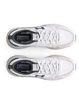 Championes de entrenamiento Under Armour modelo Charged Edge, color blanco con detalles en negro. Presentan parte superior de malla transpirable con revestimientos de cuero y material sintético, entresuela Charged Cushioning para amortiguación y suela de goma con tracción.