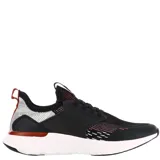 Championes urbanos N+ modelo Aro, con capellada de tejido técnico en color negro con detalles en rojo y blanco. Presenta refuerzos laterales en PVC, suela de goma blanca con detalle en rojo y tirador en el talón.