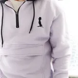 Canguro oversize lila de algodón con felpa, capucha negra, cierre parcial con cremallera, bolsillo rectangular y logo Duxon bordado.