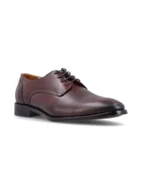 Zapato de vestir formal para hombre en color marrón café, confeccionado en cuero con cordones y suela de goma.