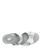 Sandalias de plataforma Caterpillar modelo Skywatcher, color plateado con textura sutil, taco ancho y suela dentada de goma. Presentan tiras cruzadas en la parte delantera con detalles de tachas metálicas y tira ajustable con hebilla en el talón.