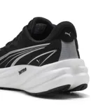 Championes de running Puma Velocity Nitro 5 para mujer, color negro con entresuela blanca y detalles plateados.