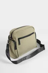 Bandolera verde militar de nylon, con múltiples bolsillos con cierre, correa ajustable negra con inscripción y etiqueta frontal de la marca Symphorine.