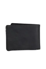 Billetera Billabong Range Wallet de cuero sintético negro, con aplique metálico frontal con el logo de la marca en tonos bordó y plateado.