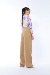 Top de lycra de manga larga con cuello alto y estampado floral multicolor.