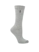 Pack de tres pares de medias de largo medio Hush Puppies, confeccionadas en algodón suave con tecnología Comfort Cuff y tratamiento antimicrobiano Silpure. Incluye un par negro, un par gris oscuro y un par gris claro, cada uno con el logo de la marca bordado en el lateral.