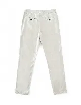 Pantalón de corte regular confeccionado en una mezcla de lino y algodón, con cierre de botón y bragueta, bolsillos laterales y pasacintos.