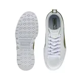 Championes Puma modelo Mayze, con diseño urbano de plataforma alta, color blanco y detalles en verde militar en el lateral y talón.