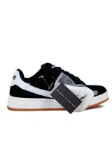 Championes deportivos Pony Square para hombre, en color azul marino con detalles en blanco en los laterales y suela de goma con entresuela blanca.