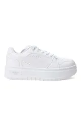 Championes Puma modelo Rebound Femme Low, color blanco, con diseño de plataforma y detalles perforados en la puntera y los laterales.
