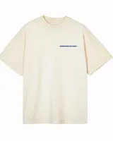 Remera oversize color beige con estampado trasero en azul que dice "BOHEMIAN DSG" y "CERTIFIED AUTHENTIC STREETWEAR".