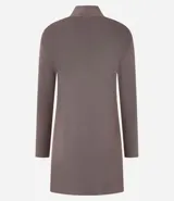 Cárdigan largo de punto color rojo con bolsillos delanteros.