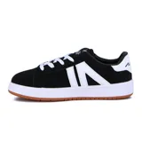 Championes urbanos de mujer Austral modelo Gravity, color negro con detalles en blanco y suela de goma marrón.