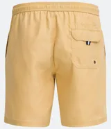 Bermuda de baño de microfibra color amarillo con efecto lavado, cintura elástica con cordón de ajuste y bolsillos laterales y traseros.