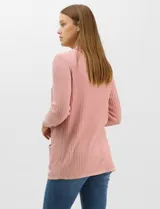 Cardigan abierto de tejido acanalado, con bolsillos frontales y mangas largas de corte entallado con puños de rib.
