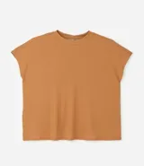 Blusa tipo muscle tee de Ashua, confeccionada en tejido ribana con textura acanalada, cuello redondo y diseño sin mangas.