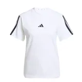 Remera Adidas Essentials de mujer, color blanco, con cuello redondo y mangas cortas. Presenta el logo de Adidas en el pecho y las tres tiras características de la marca en los hombros y mangas.