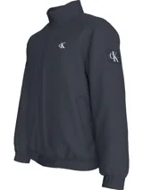 Campera azul marino con cierre frontal, cuello alto y logo de la marca en el pecho.