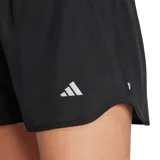 Short deportivo Adidas modelo Run It, color negro, con cintura elástica y logo de la marca estampado en el frente.