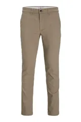 Pantalón chino color beige con cierre de cremallera.