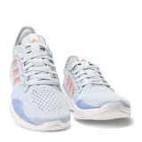 Championes de running Adidas modelo Fluidflow 2.0, con exterior de tejido textil transpirable en tonos celestes y detalles en naranja. Presenta mediasuela acolchada para mayor amortiguación y cierre con cordones.