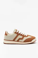 Championes deportivos Paddock Dragonette, color beige con detalles en marrón y cordones blancos.