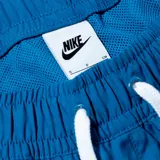 Short de baño Nike color negro, con cintura elástica ajustable mediante cordón blanco y logo de la marca bordado en la parte inferior de la pierna.