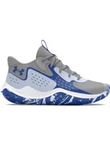 Championes de básquetbol Under Armour Jet 23, con diseño de materiales mixtos en tonos gris y azul. Presentan entresuela Micro G® para amortiguación y suela de goma con patrón de tracción anatómico.