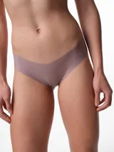 Bombacha estilo bikini de microfibra color rosado, con corte láser y diseño sin costuras.