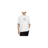 Remera Allsaints de manga corta, color blanco, de corte oversize y cuello redondo, con estampa circular con el logotipo de la marca en el centro del pecho.